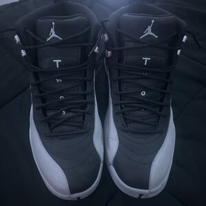 Jordan Men's Black and Gray Sneakers